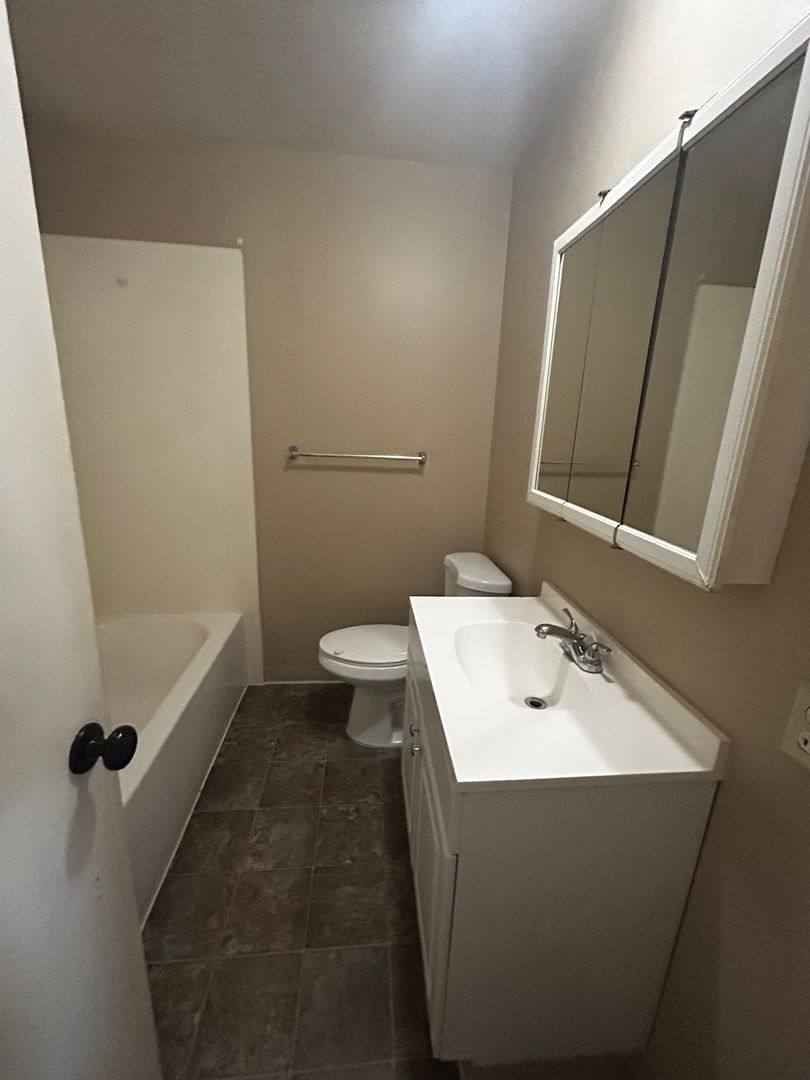 Apartment for rent at 333 Poplar St, Oakdale, CA 95361