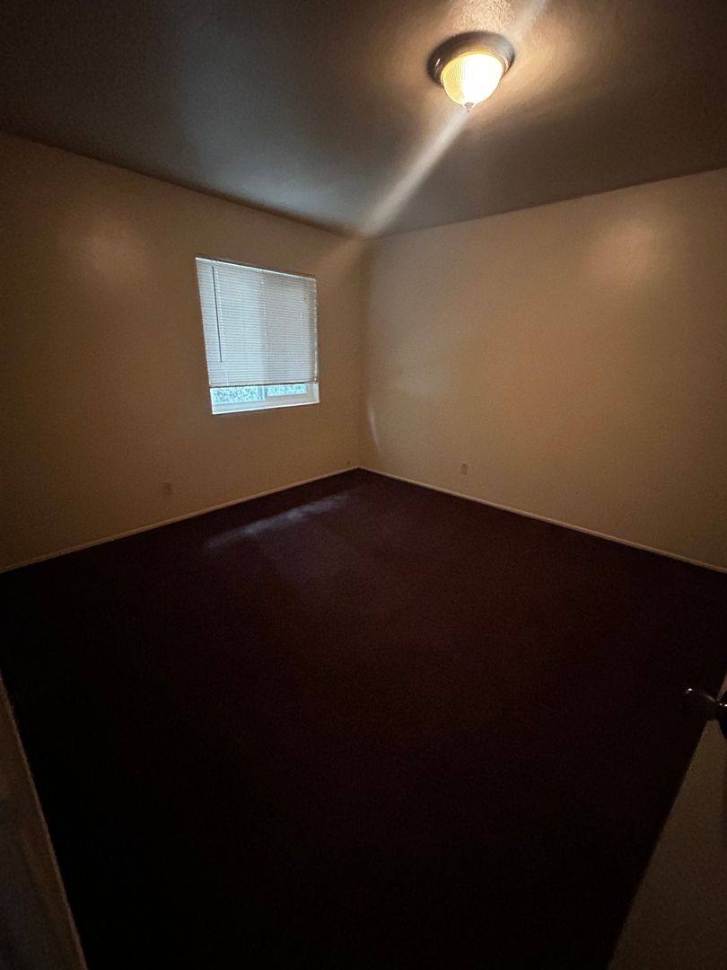 Apartment for rent at 333 Poplar St, Oakdale, CA 95361