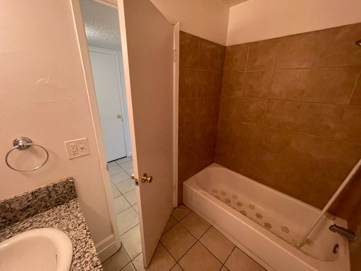 Townhouse for rent at 5743 Blachly Way, Sacramento, CA 95841