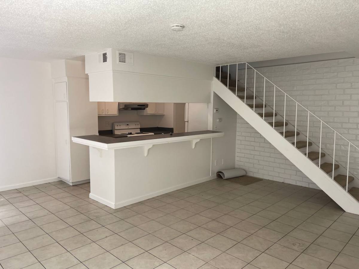 Townhouse for rent at 5743 Blachly Way, Sacramento, CA 95841