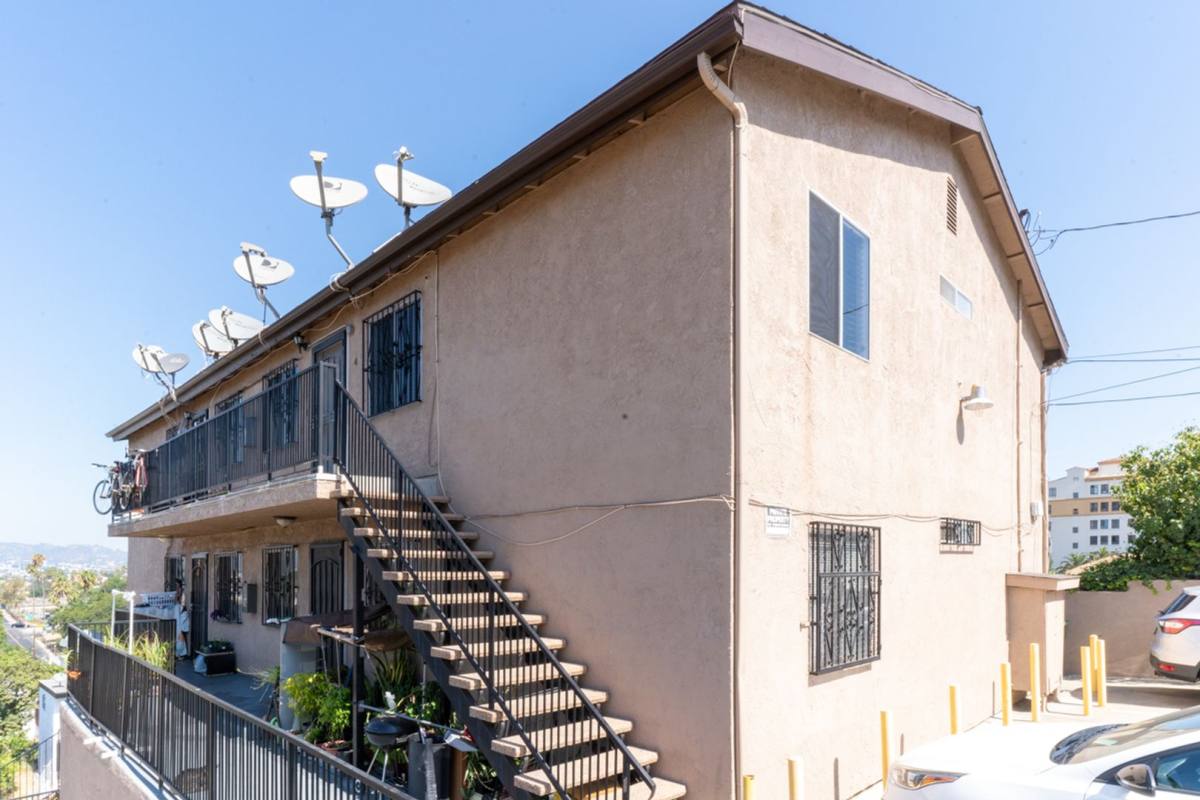 Apartment for rent at 450 N Coronado Terrace, Los Angeles, CA 90026