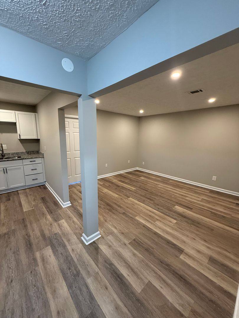 Apartment for rent at 209 Lakeshore Dr, Lexington, KY 40502