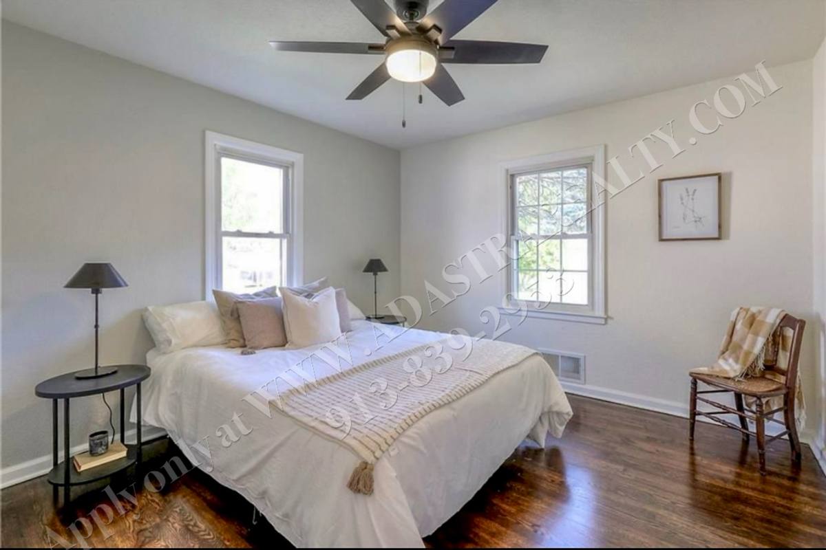 House for rent at 5907 E 101st St, Kansas City, MO 64134