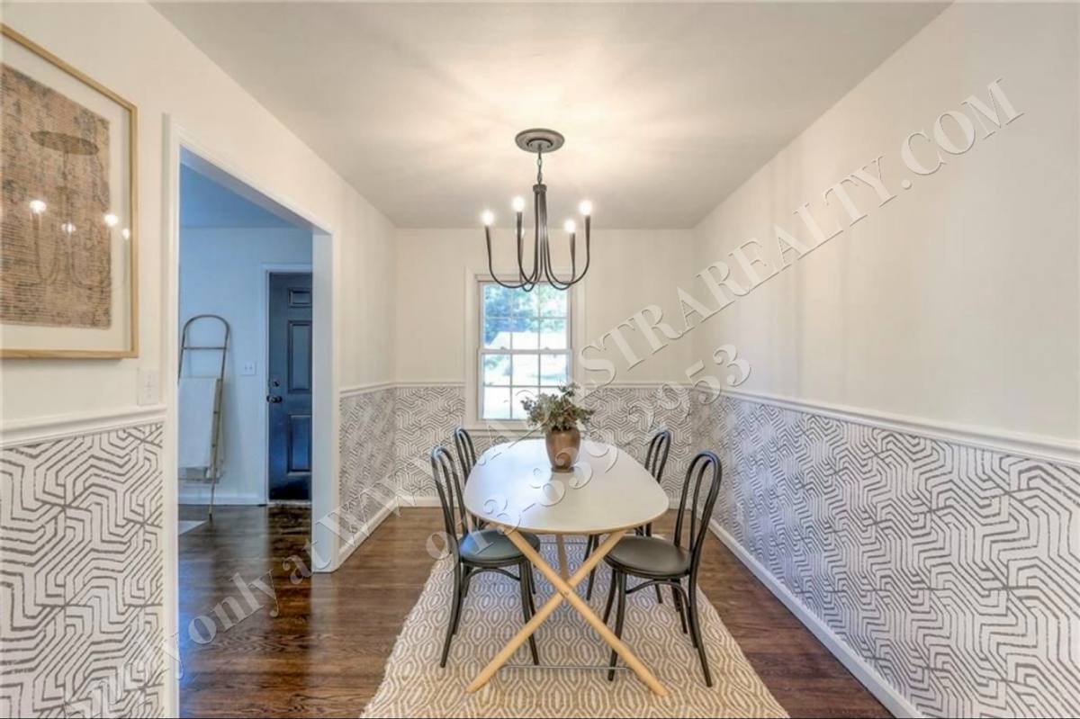 House for rent at 5907 E 101st St, Kansas City, MO 64134