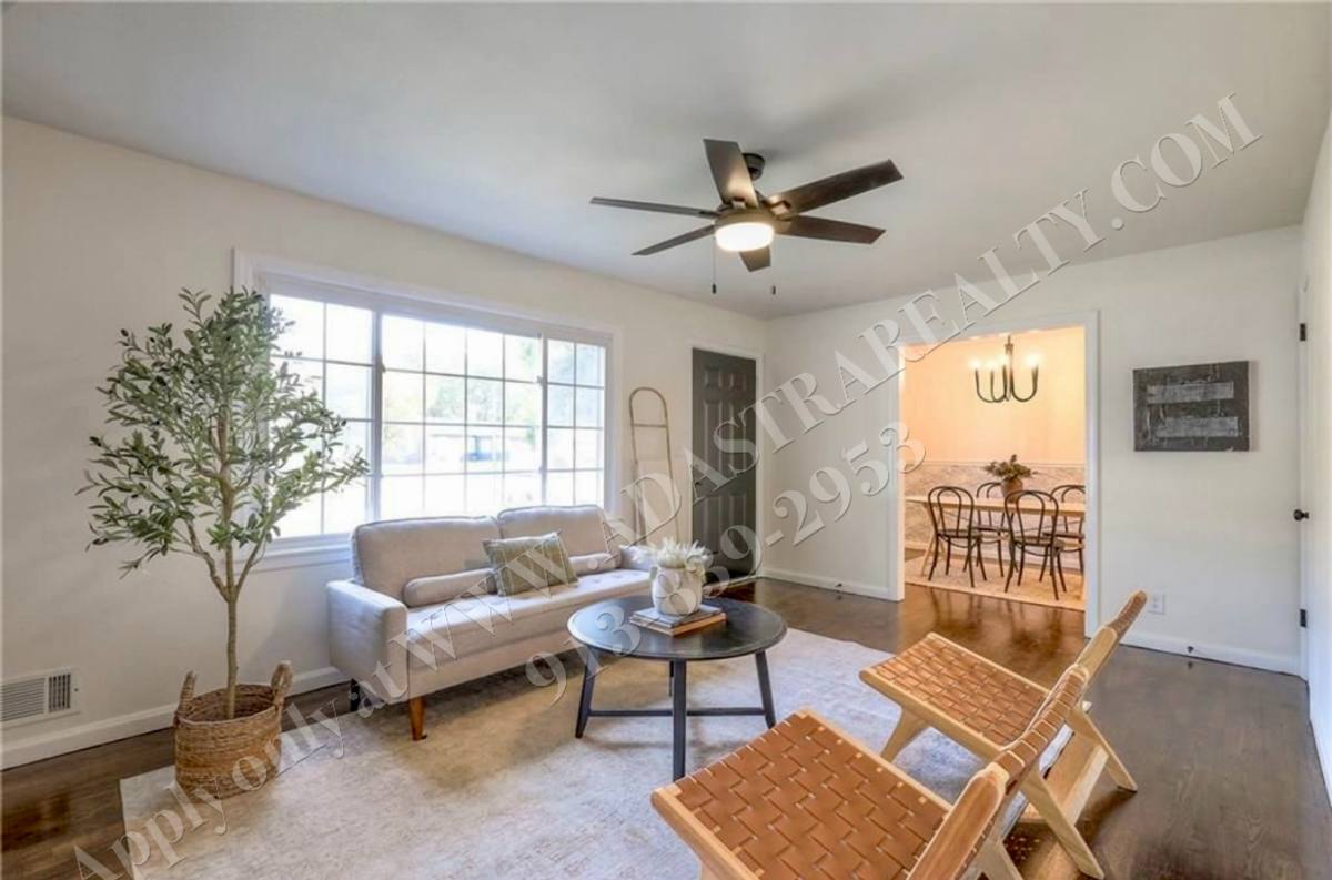 House for rent at 5907 E 101st St, Kansas City, MO 64134