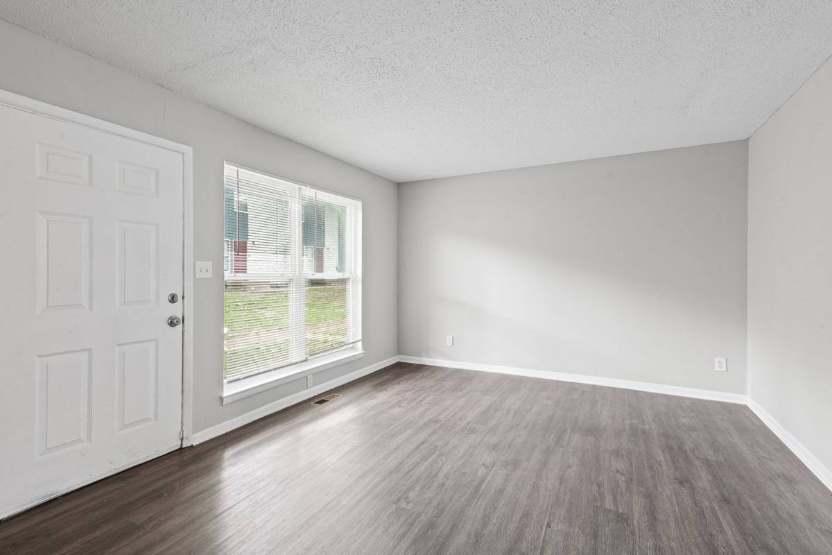Townhouse for rent at 2472 N 38th St, Kansas City, KS 66104