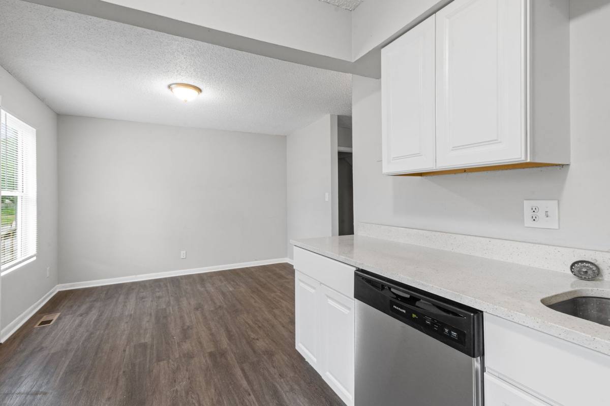 Townhouse for rent at 2472 N 38th St, Kansas City, KS 66104