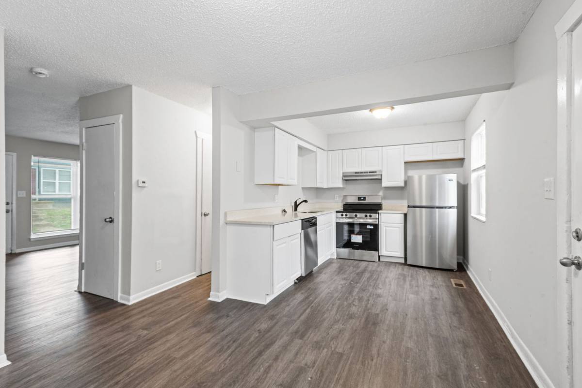 Townhouse for rent at 2472 N 38th St, Kansas City, KS 66104