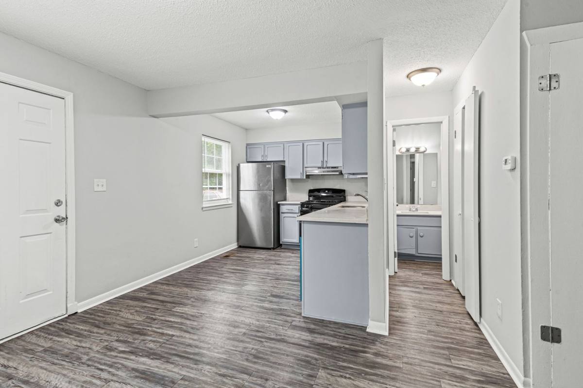 Townhouse for rent at 2442 N 38th St, Kansas City, KS 66104