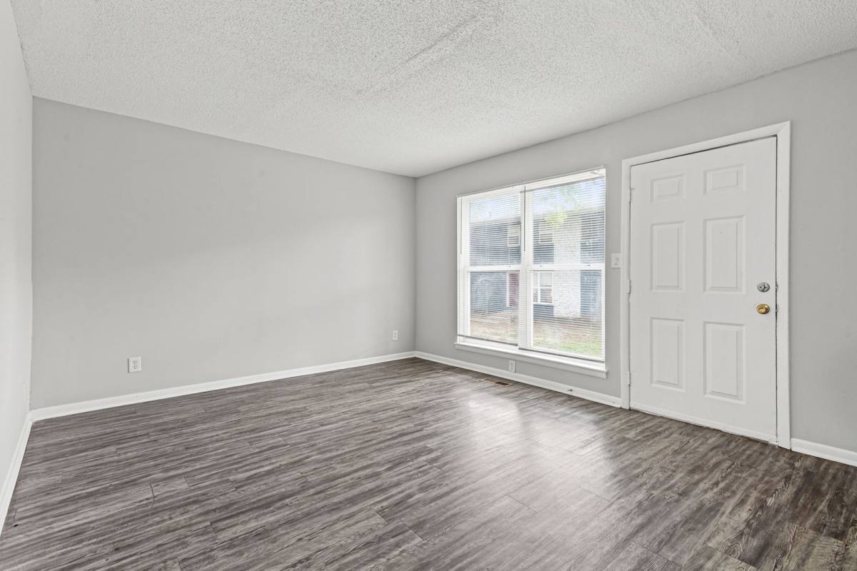 Townhouse for rent at 2442 N 38th St, Kansas City, KS 66104