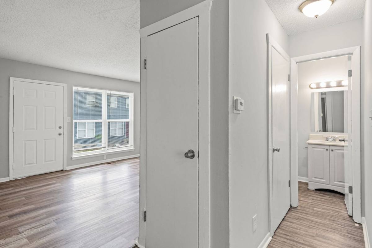 Townhouse for rent at 2444 N 38th St, Kansas City, KS 66104