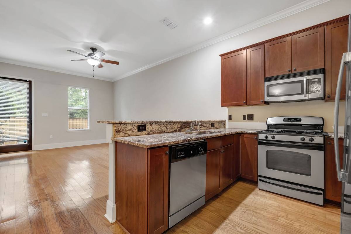 Townhouse for rent at 382 E Bradford Rd, Tallahassee, FL 32303