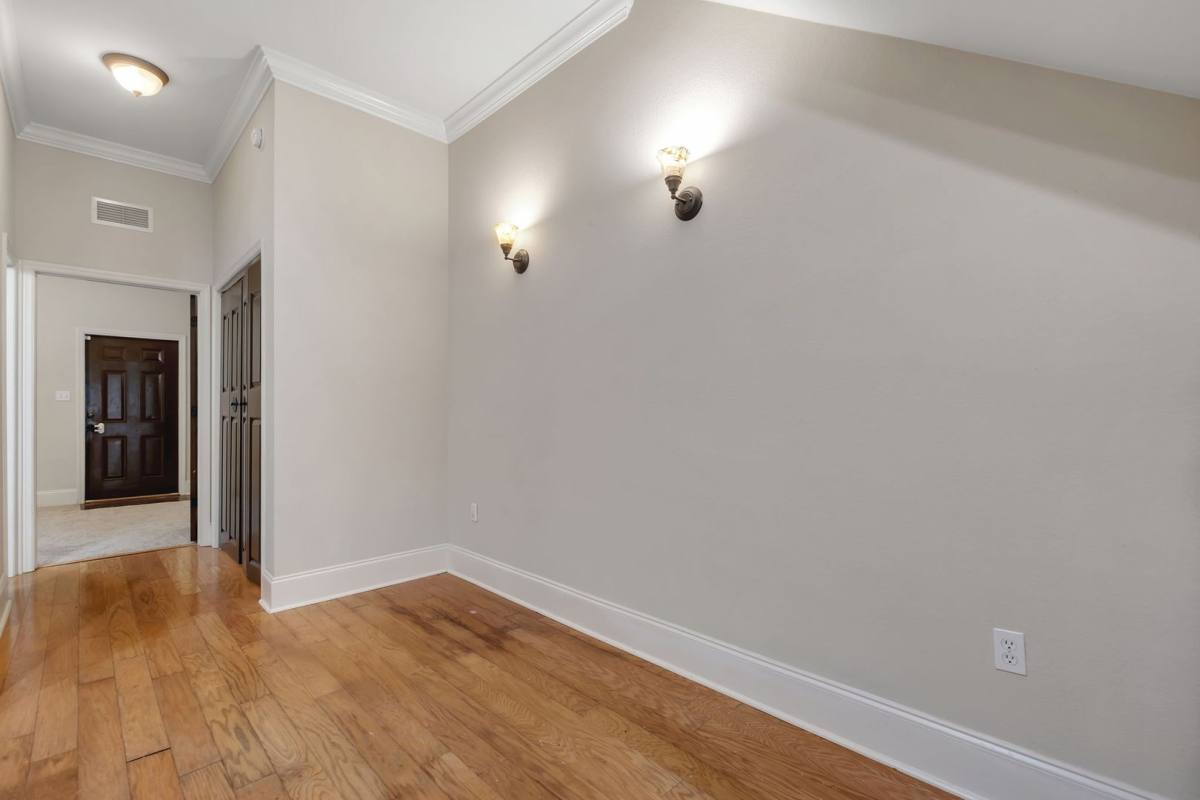 Townhouse for rent at 382 E Bradford Rd, Tallahassee, FL 32303