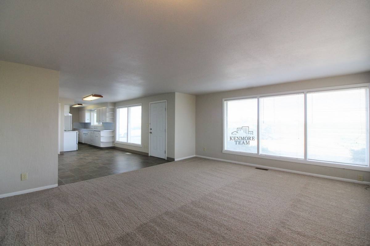 House for rent at 10111 Eltopia W Rd, Pasco, WA 99301