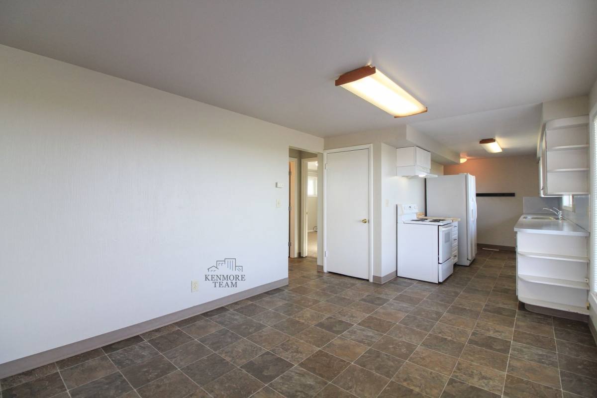 House for rent at 10111 Eltopia W Rd, Pasco, WA 99301