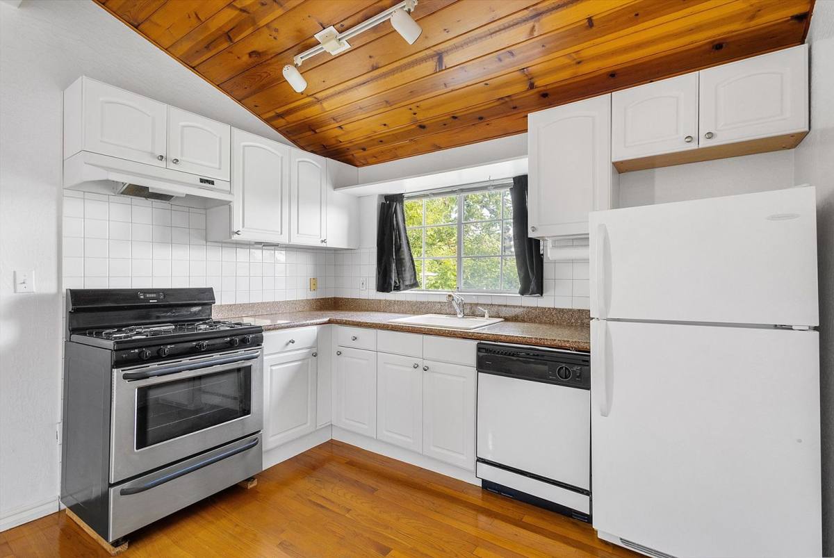 Apartment for rent at 1219 Central Ave, Alameda, CA 94501