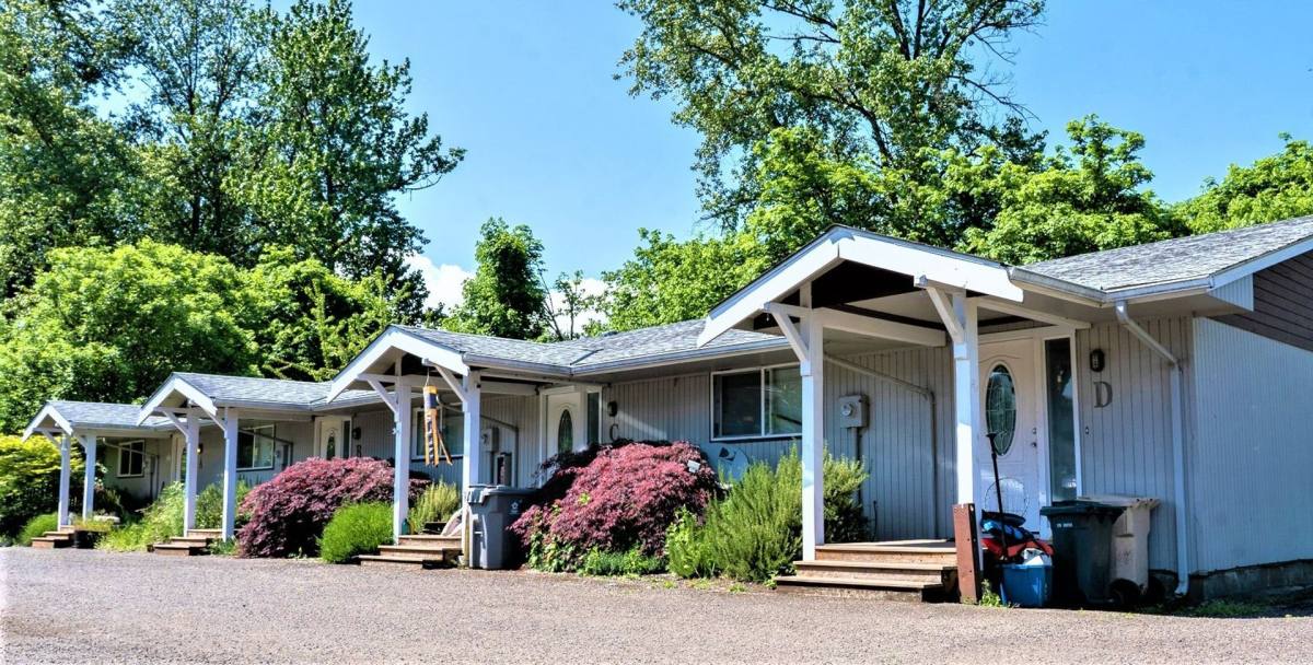 Apartment for rent at 340 Denver St NE, Albany, OR 97321
