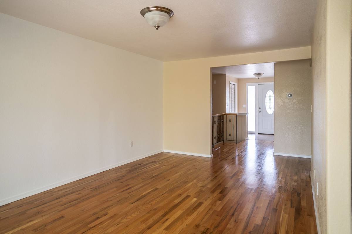 Apartment for rent at 340 Denver St NE, Albany, OR 97321