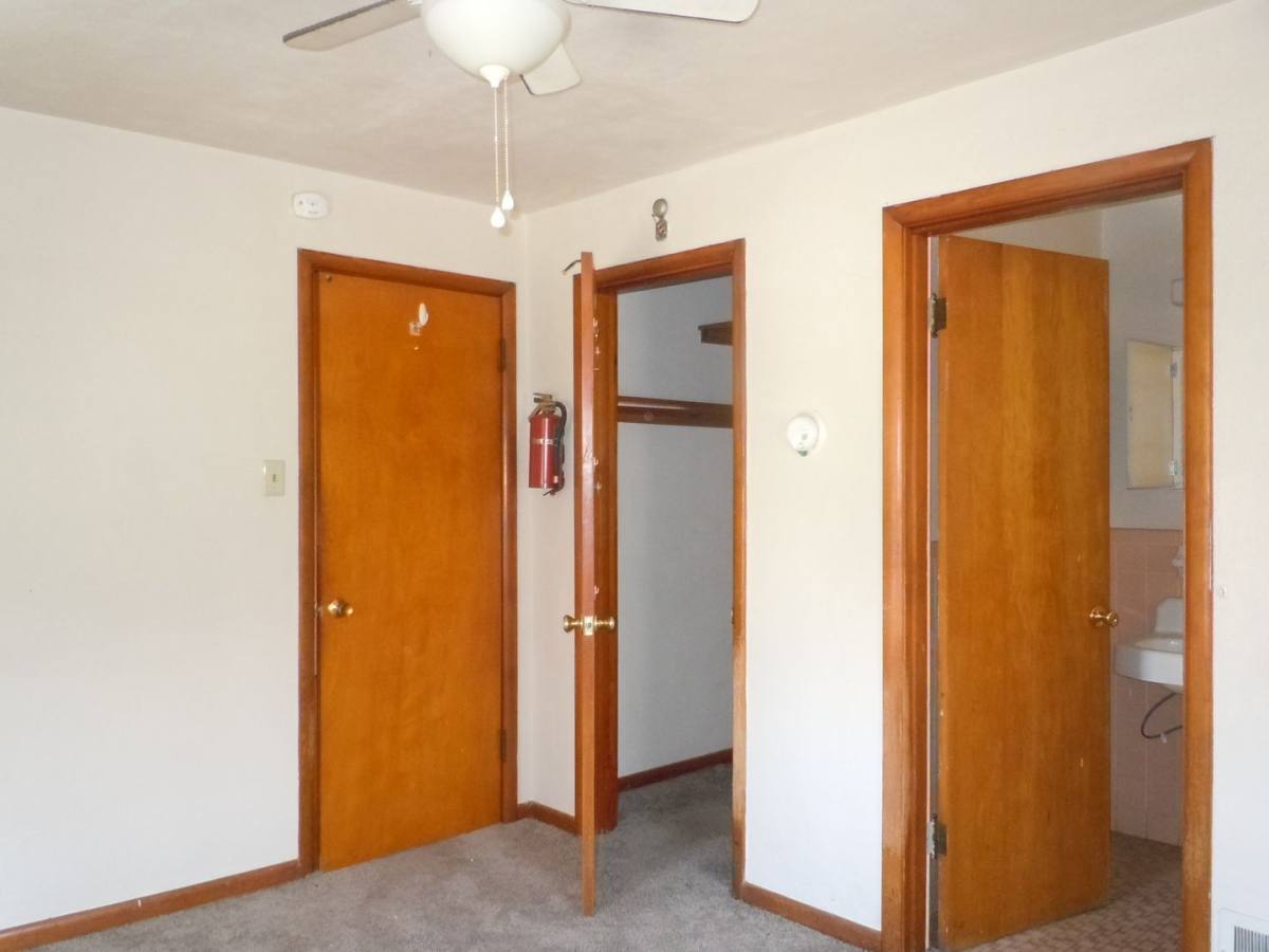 Apartment for rent at 208 Caseyville Rd, Collinsville, IL 62234