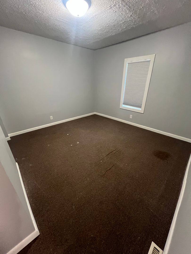 House for rent at 619 W Maple, Springfield, IL 62703