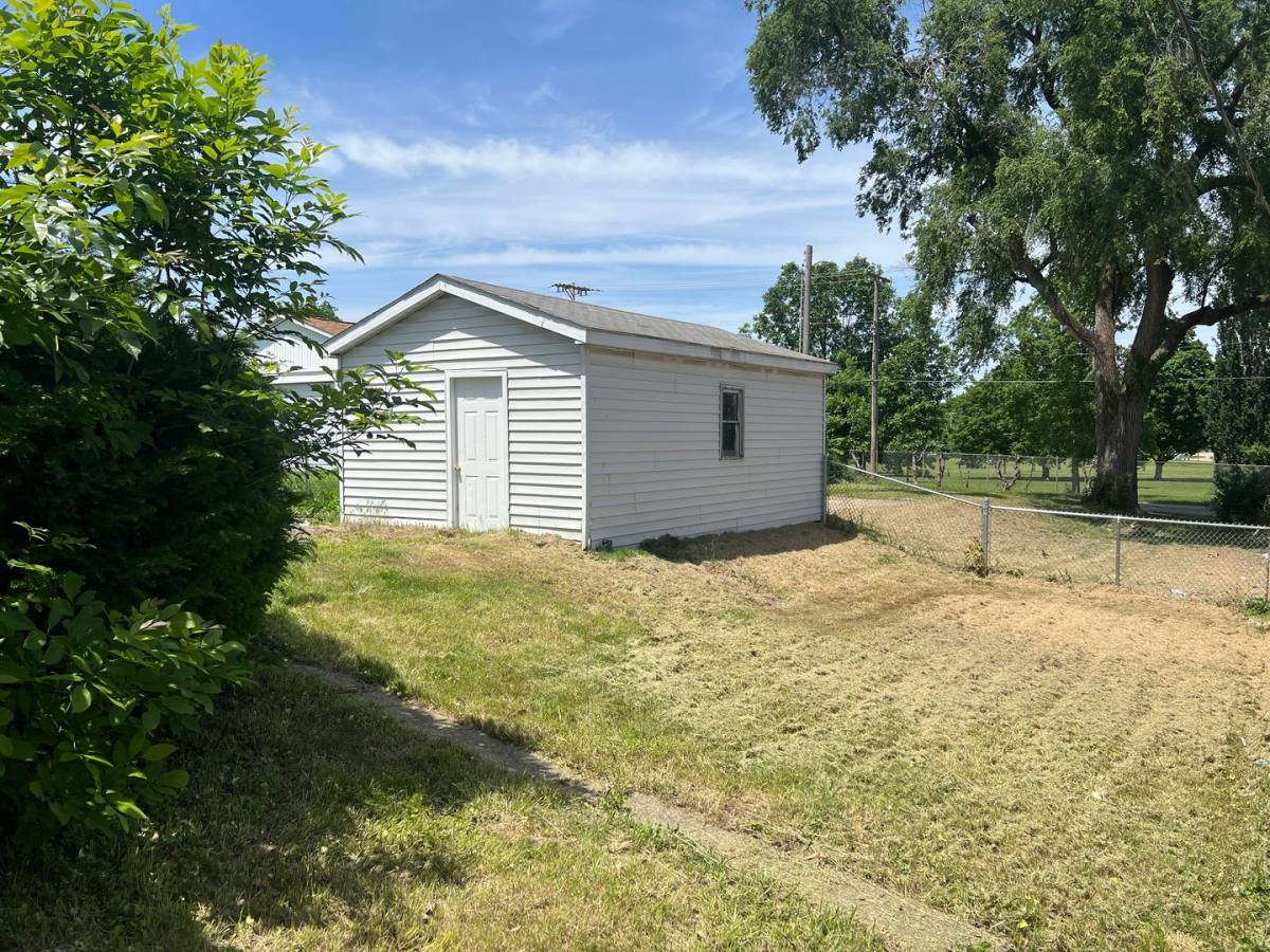 House for rent at 619 W Maple, Springfield, IL 62703