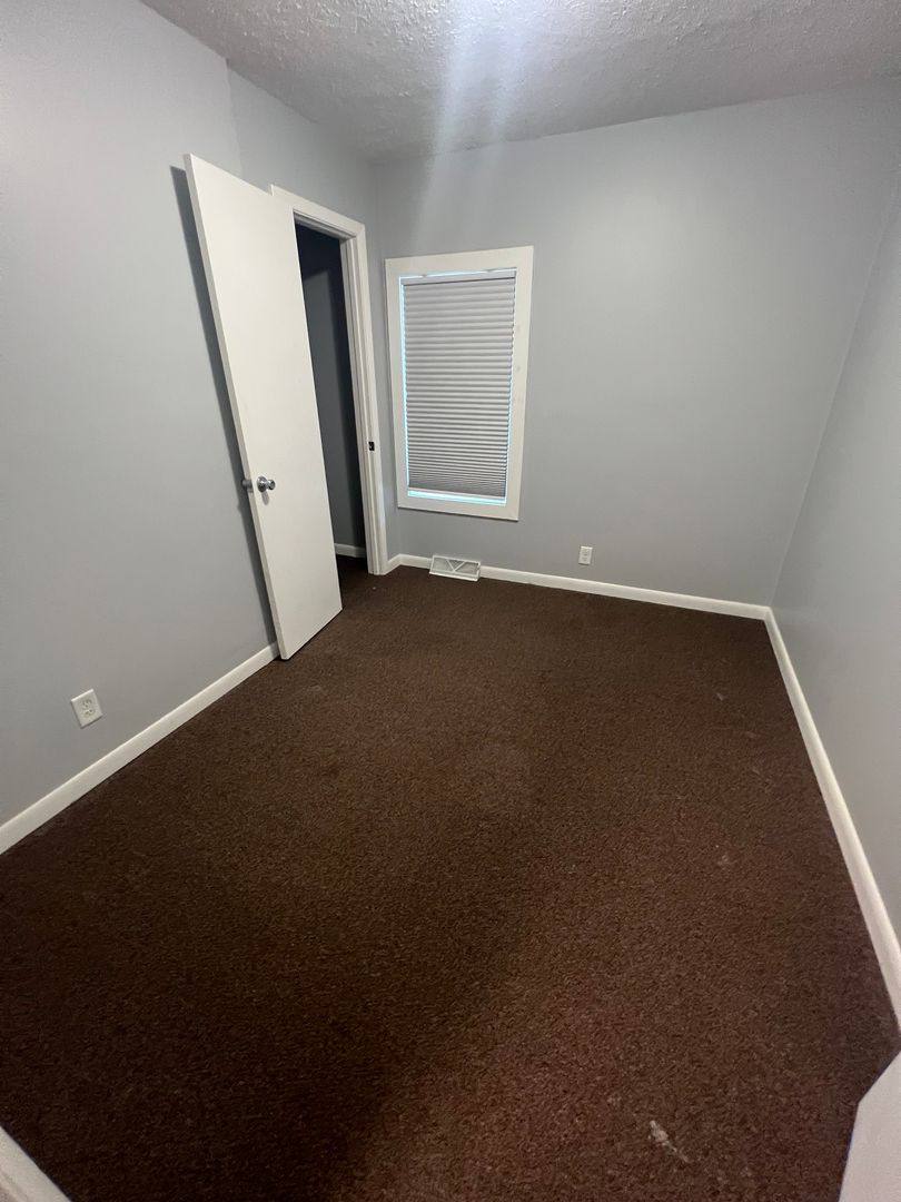 House for rent at 619 W Maple, Springfield, IL 62703