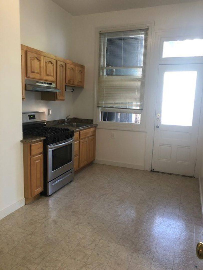 Apartment for rent at 3626 17th St, San Francisco, CA 94114