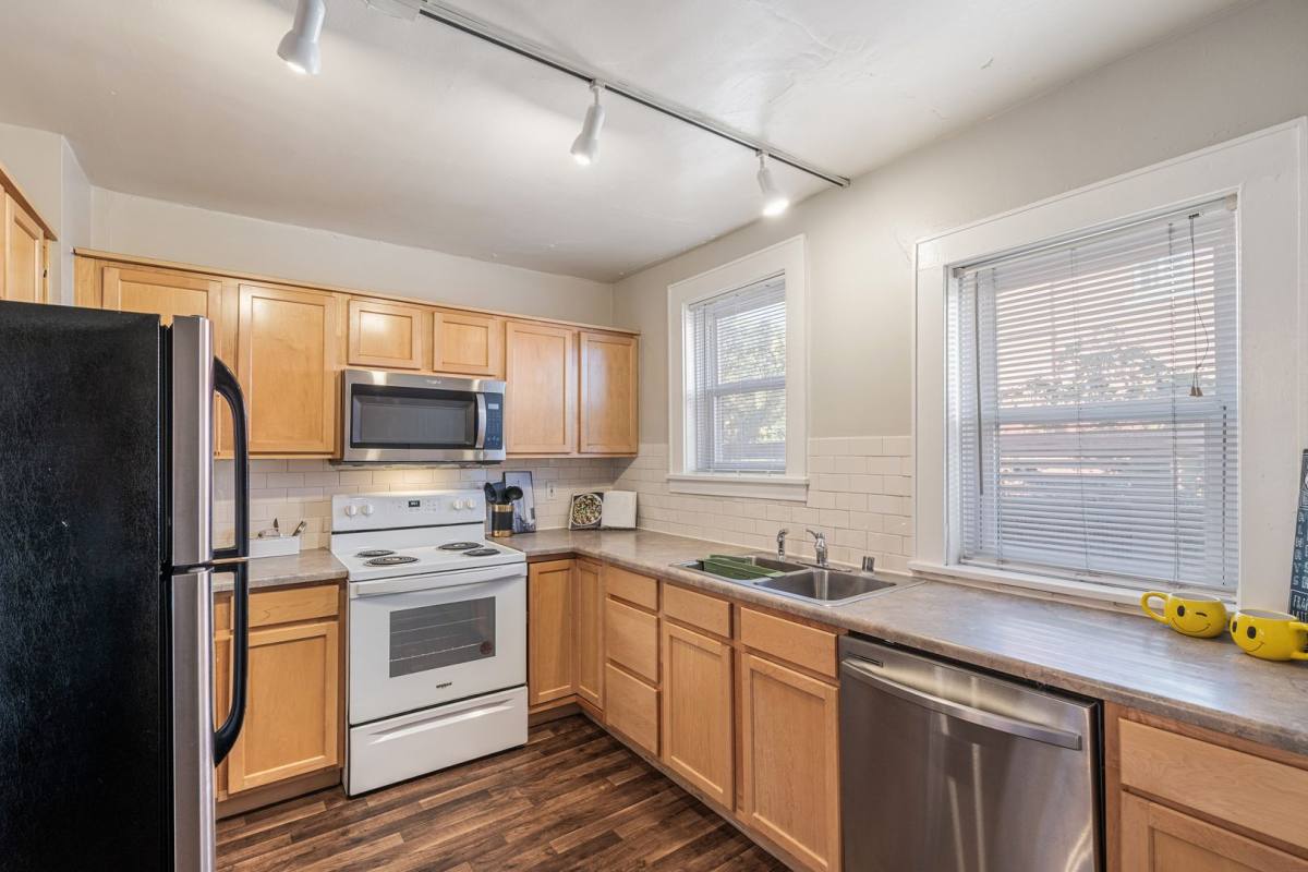 Apartment for rent at 440-442 N Clarkson St, Denver, CO 80218