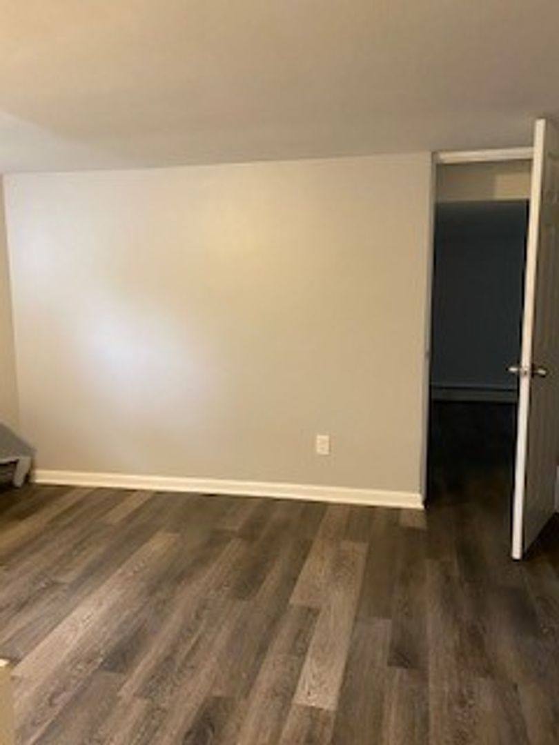 Apartment for rent at 401 Raynor, Joliet, IL 60435
