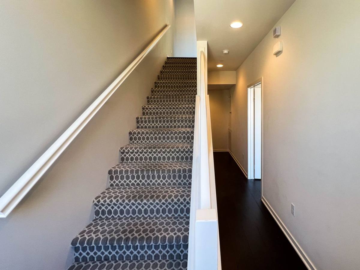 Townhouse for rent at 2926 Rowena Ave, Los Angeles, CA 90039