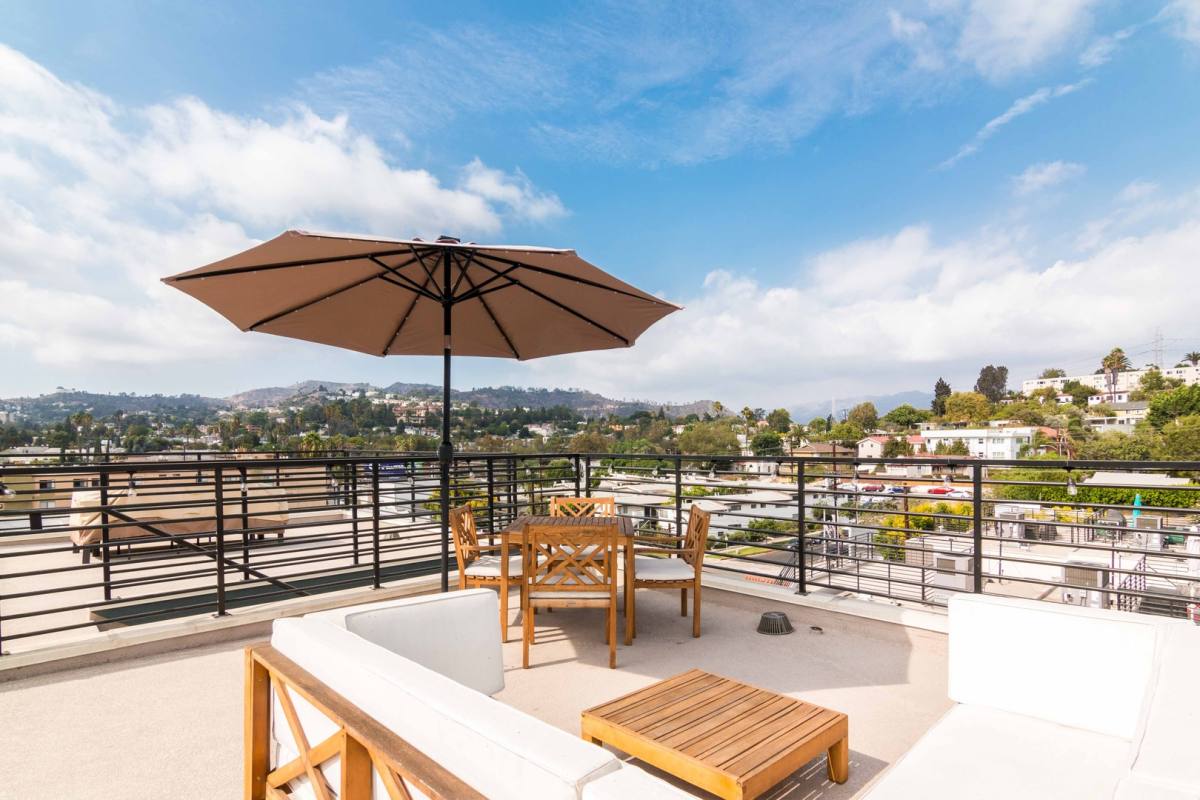 Townhouse for rent at 2926 Rowena Ave, Los Angeles, CA 90039