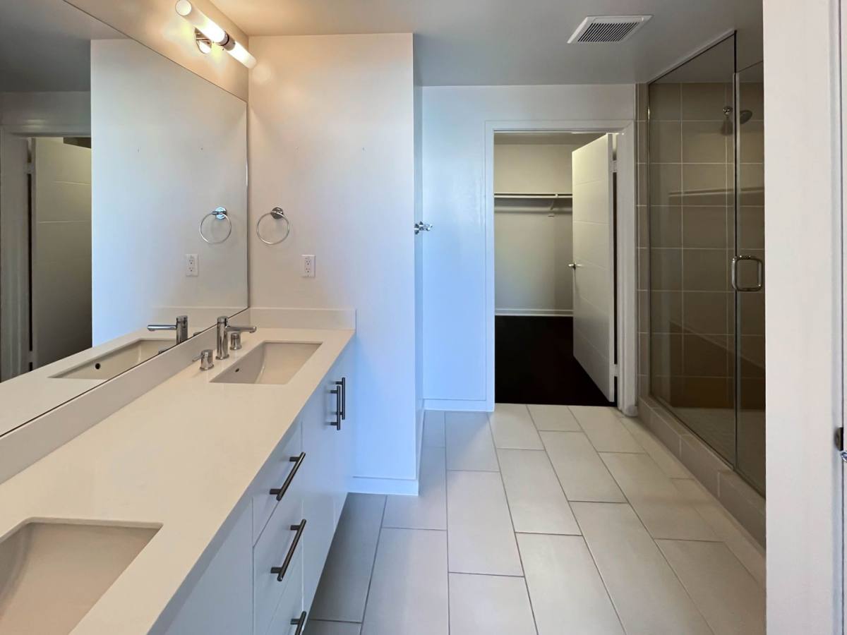 Townhouse for rent at 2926 Rowena Ave, Los Angeles, CA 90039