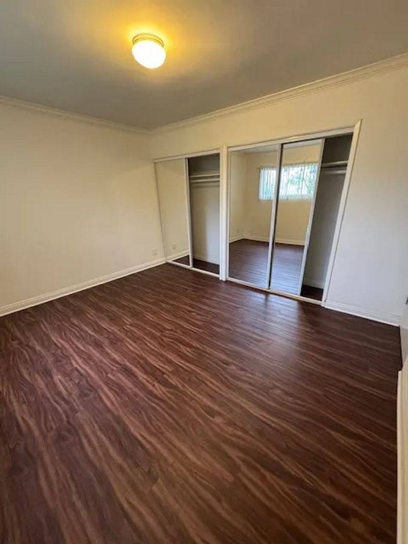 Apartment for rent at 14306 Riverside Dr, Sherman Oaks, CA 91423