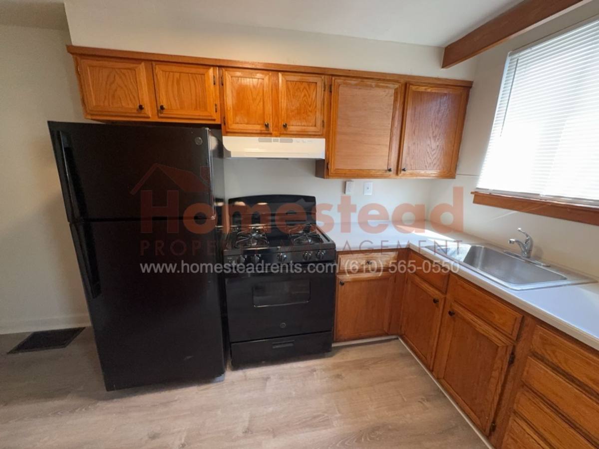 House for rent at 71 Springton Rd, Upper Darby, PA 19082