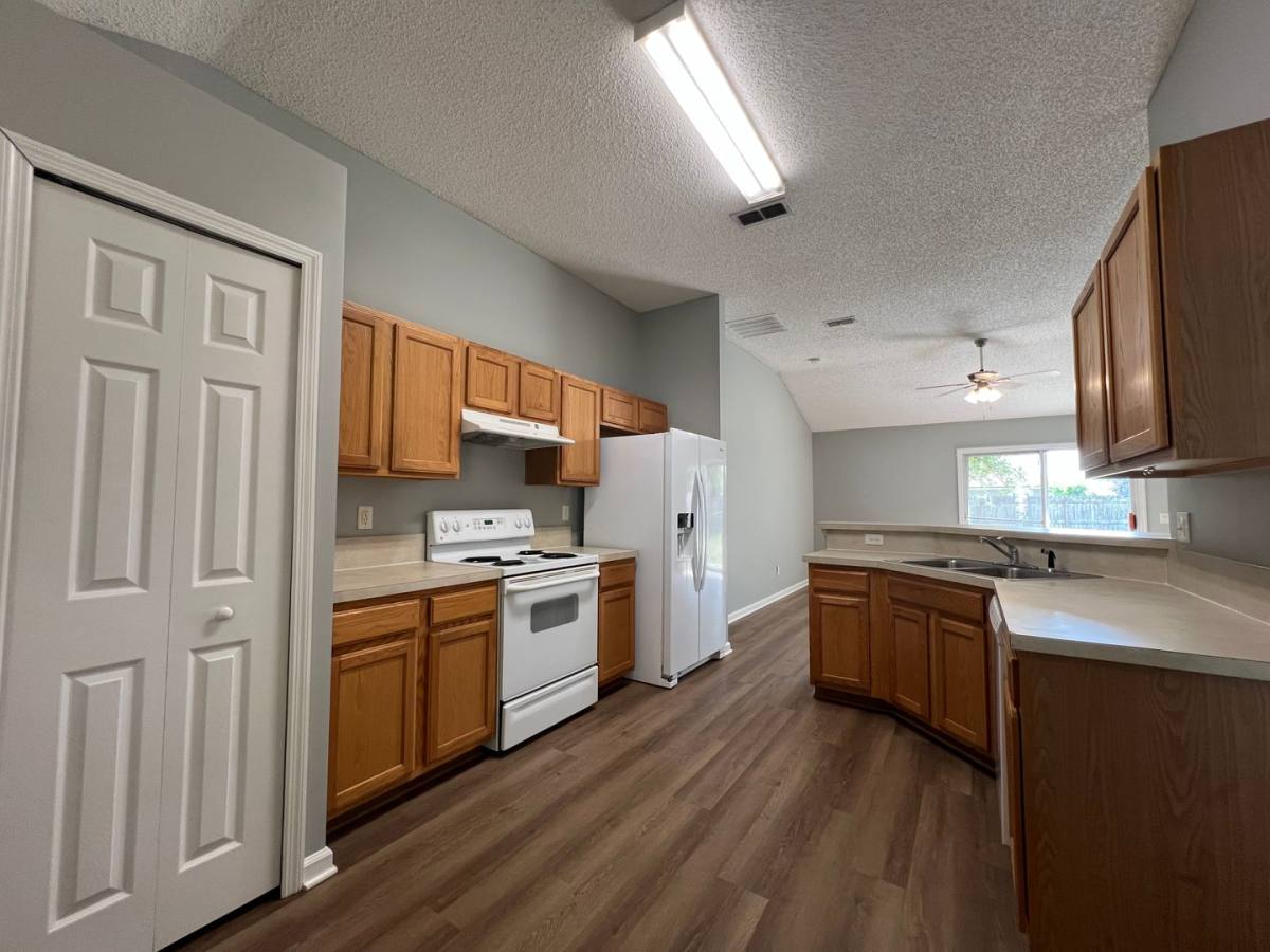House for rent at 8382 S Stelling Dr, Jacksonville, FL 32244