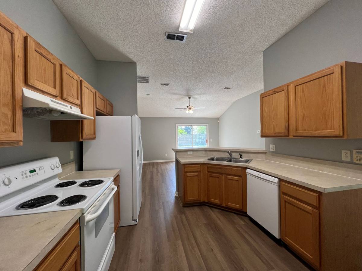 House for rent at 8382 S Stelling Dr, Jacksonville, FL 32244