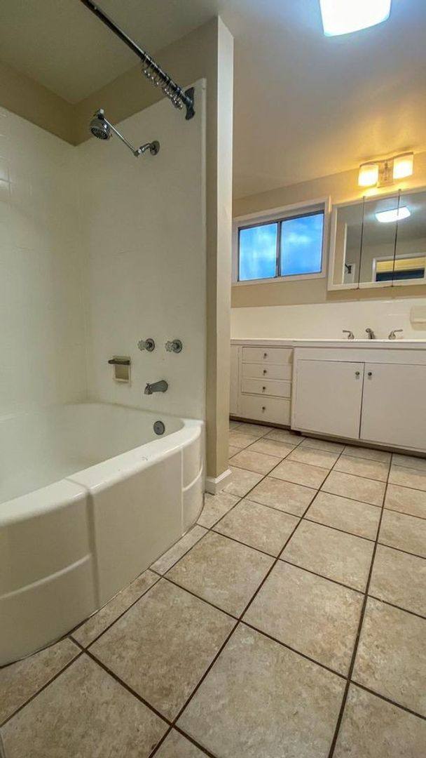 Apartment for rent at 250 Cliff Dr, Laguna Beach, CA 92651