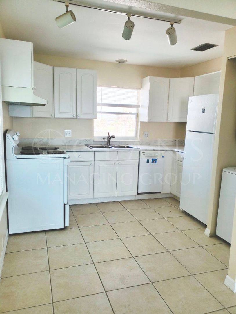 Apartment for rent at 2760 Ocean Shore Blvd, Ormond Beach, FL 32176