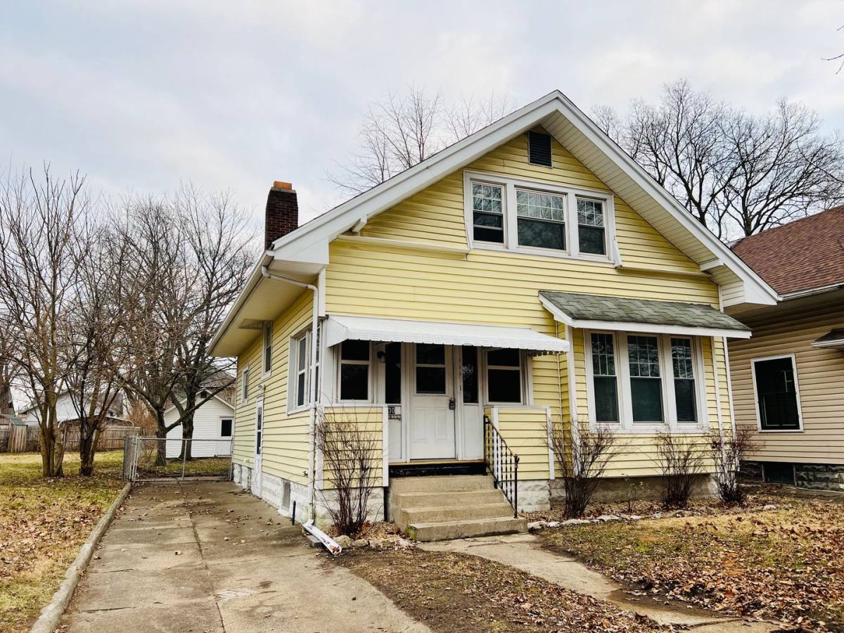 House for rent at 830 S 9th St, Terre Haute, IN 47807