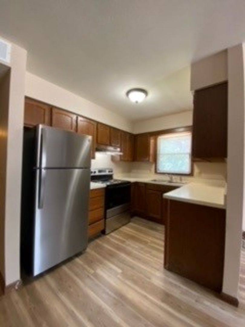 Apartment for rent at 1906 N Sand Castle Dr, Warsaw, IN 46582
