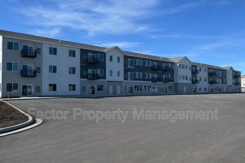 Apartment for rent at 2090 Carlson Dr, Mankato, MN 56003