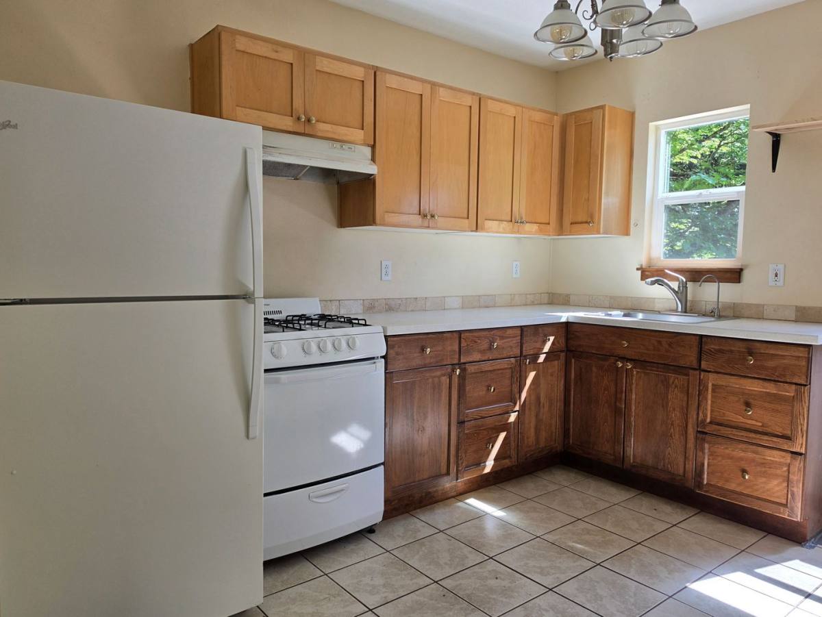House for rent at 10367 NE Shore Dr Cottage, Indianola, WA 98342