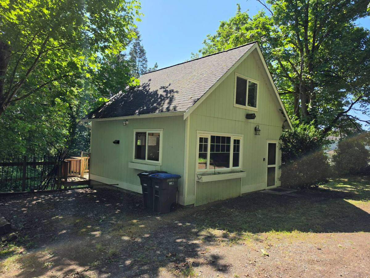House for rent at 10367 NE Shore Dr Cottage, Indianola, WA 98342