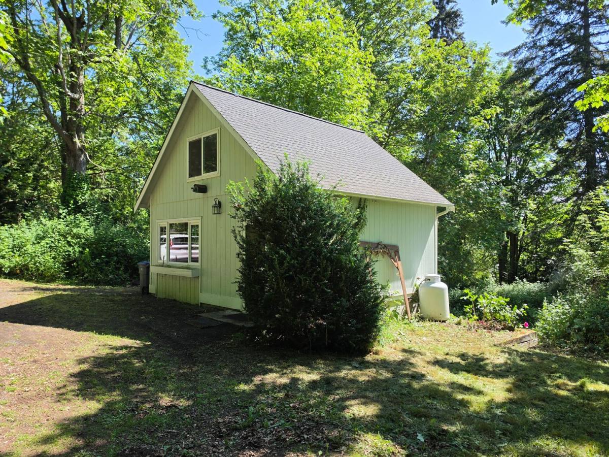 House for rent at 10367 NE Shore Dr Cottage, Indianola, WA 98342