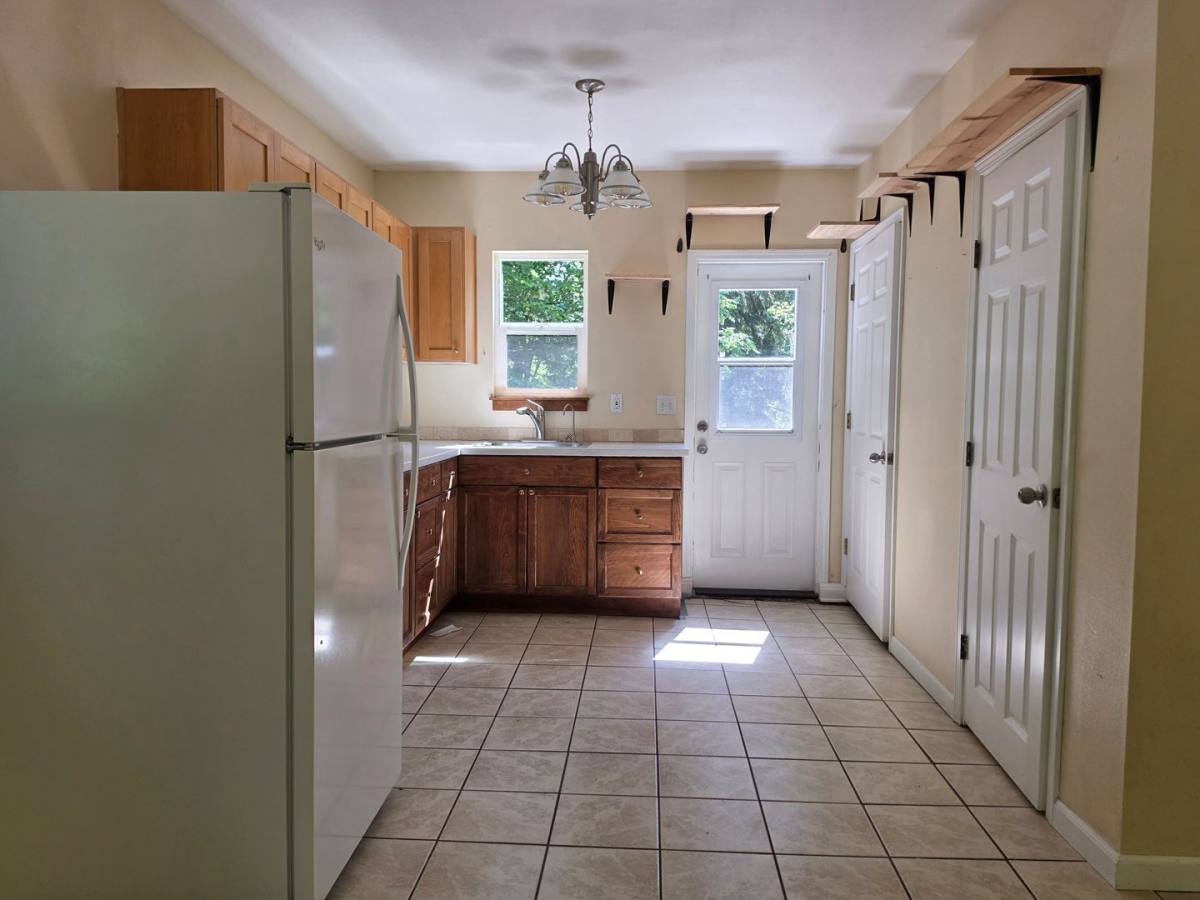 House for rent at 10367 NE Shore Dr Cottage, Indianola, WA 98342