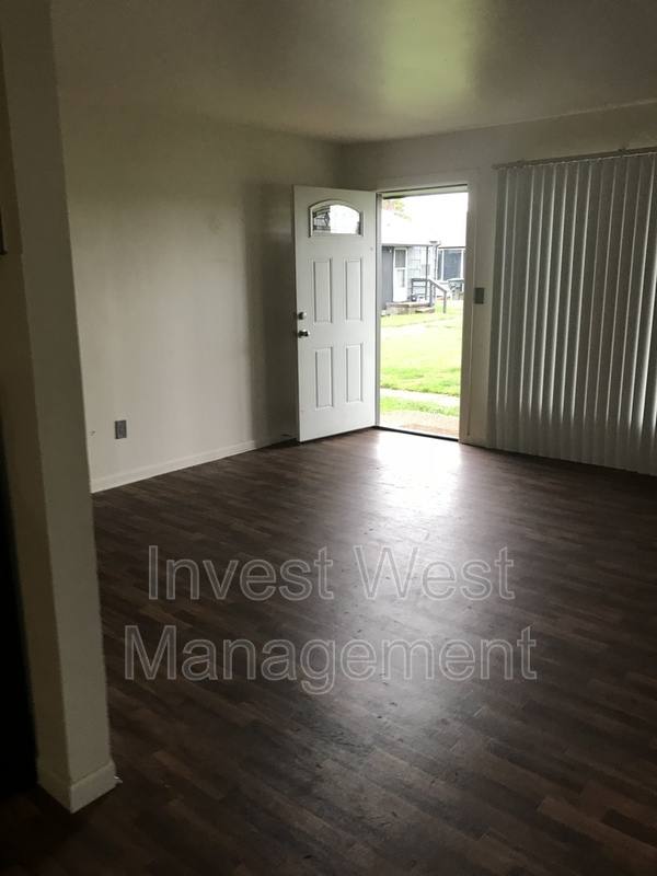 House for rent at 224 Cypress St, Longview, WA 98632