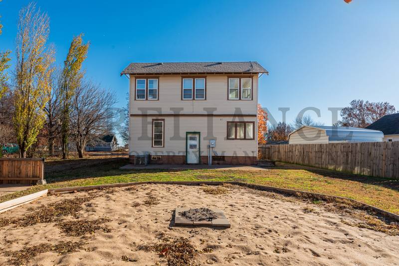 House for rent at 215 N King St, Mount Hope, KS 67108