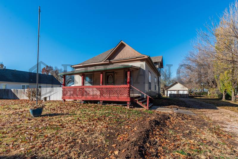 House for rent at 215 N King St, Mount Hope, KS 67108
