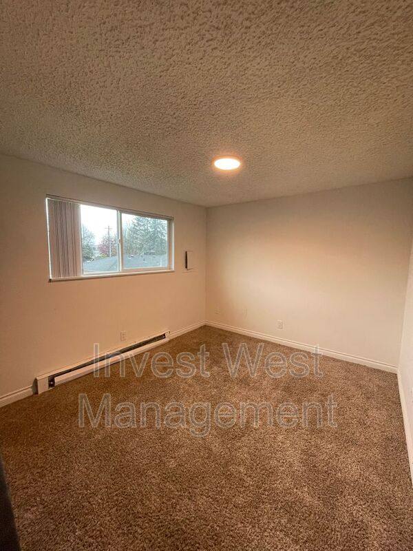 Apartment for rent at 944 33 Avenue-18, Longview, WA 98632