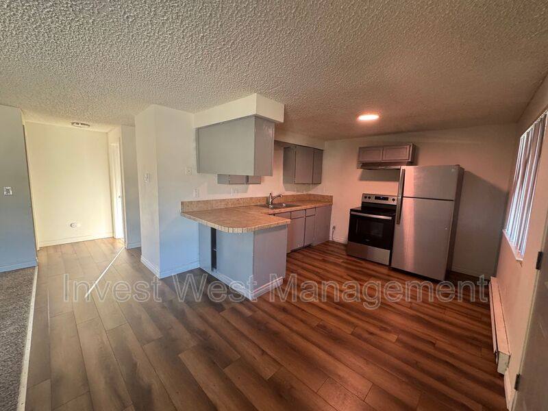 Apartment for rent at 944 33 Avenue-18, Longview, WA 98632